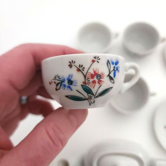 Vintage China Toy Tea Set in box flowers 4 cups saucers pot creamer sugar - Picture 8 of 8